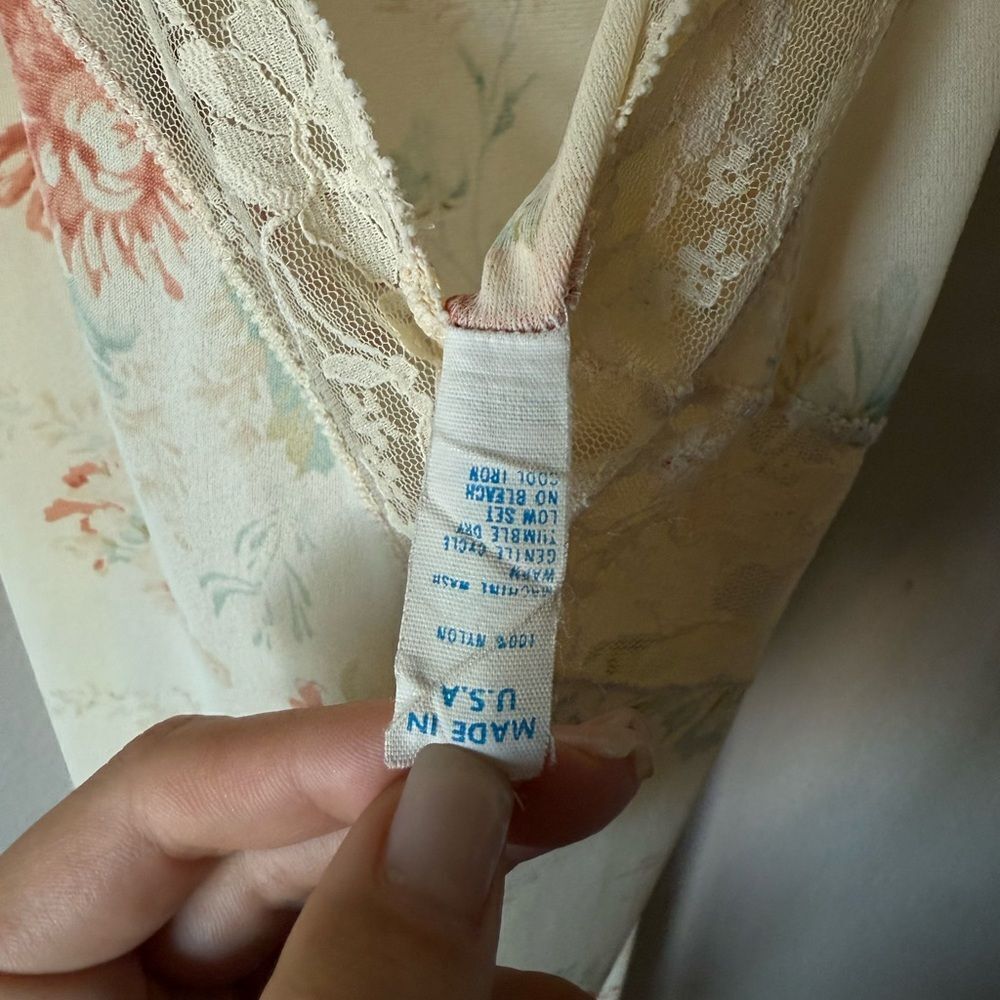 Henson Kickernick Floral Cream Yellow Lace Trim Nightgown Size 34 / S - Picture 11 of 12